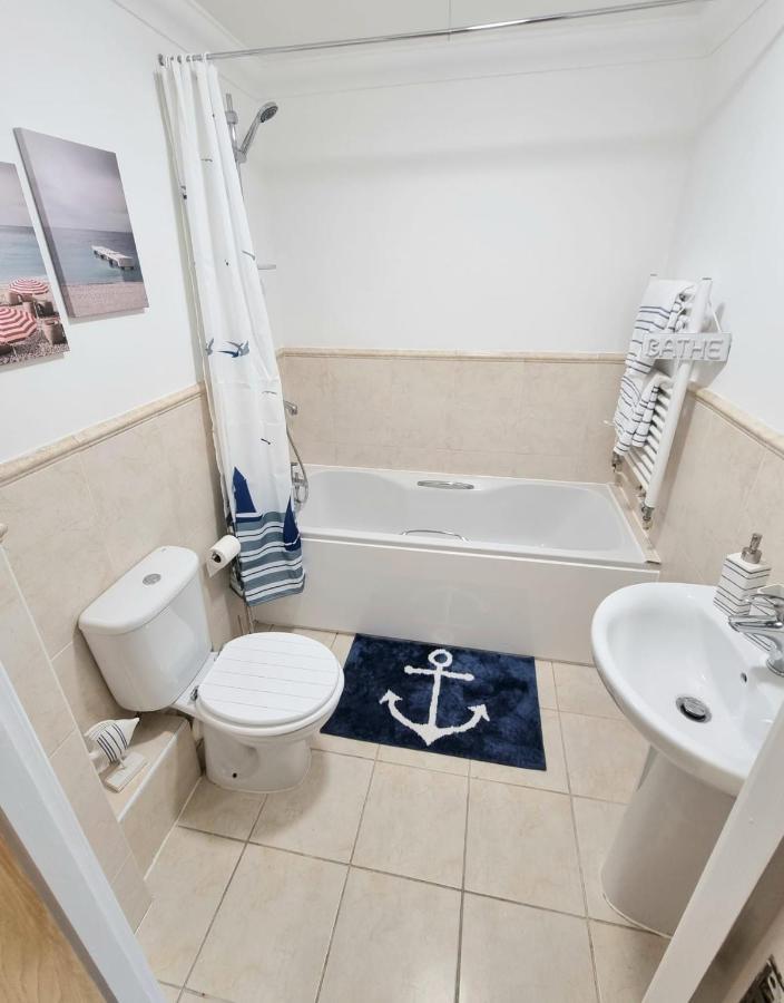 Centrally Located Boscombe Beach Apart With Parking Bournemouth Buitenkant foto
